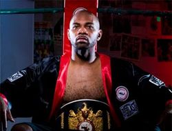 фото - Даваррил Уильямсон предлагает себя Хьюи Фьюри