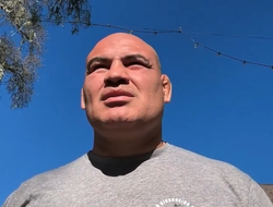 фото - Веласкес назвал победителя боя Джонс-Аспиналл