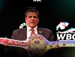 фото - Босса WBC спросили, почему тот дал добро на бой Бетербиев-Бивол