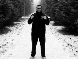 фото - Трояновский бегает к Будде, Деревянченко готовит питьё, Льюис вспомнил драку с Тайсоном — соцсети