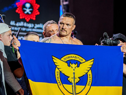 фото - Фьюри-Усик: ринг-анонсер ошибся, когда объявил вес украинца