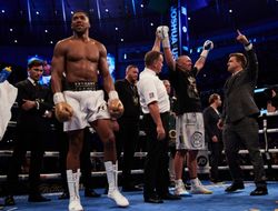 фото - Почему новый тренер не поможет Джошуа побить Усика — мнение Уайта