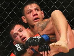 фото - Видео: лучшие моменты UFC 185