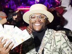 фото - СМИ — о том, сколько Флойд Мэйуэзер планирует заработать за участие в Rizin 14