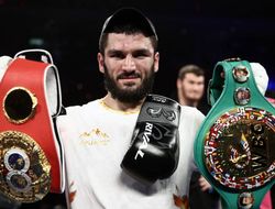 фото - СМИ: Бетербиев и Мэн подписали контракт на бой — есть дата и место проведения