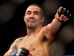 фото - Роберт Уиттакер побил Марвина Веттори на UFC в Париже