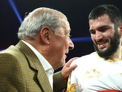 фото - Бою Бетербиев–Бивол быть? Арум принимает предложение Херна