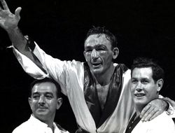 фото - Ограблен Зал боксёрской славы в Канастоте: вынесены чемпионские пояса