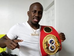 фото - Фармер проведёт защиту титула в андеркарде у Альвареса и Филдинга — есть соперник