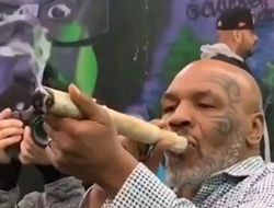 фото - Видео дня: Майк Тайсон раскуривает эпичный косяк с марихуаной