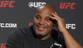 «Настоящее кино!» Кормье предвкушает бой восходящих звёзд хэвивейта UFC