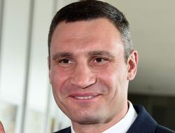 фото - Виталий Кличко — о том, когда Александру Хижняку лучше переходить в профи