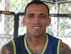 фото - Экс-чемпион Оливейра озадачил признанием: «Или я просто схожу с ума»