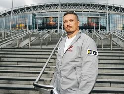 фото - Усик травмирован — промоутер Паркера