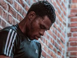 фото - Жертва Теофимо Лопеса Комми вернётся в начале года. Уже есть соперник