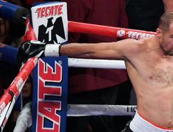 фото - Сергей Ковалёв вернулся: ветеран побил Тервела Пулева — видео