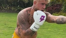 Андерсон, Санчес и Околи помогают Полу в подготовке к Джошуа: кадр дня