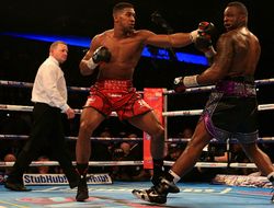 фото - Промоутер: Энтони Джошуа и Диллиан Уайт подерутся, но не в апреле