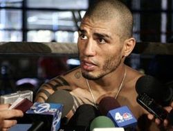 фото - Мигель Котто отказался от поединков с Мартиросяном и Синтроном