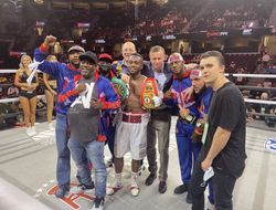 фото - Нокаутёр-симулянт Конуэлл нанёс дебютное поражение Рубио