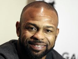 фото - Рой Джонс опроверг информацию о завершении карьеры