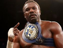 фото - Дерек Чисора спорно остановил Ондрея Палу