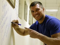 фото - Григорий Дрозд будет отстаивать девушек в бикини