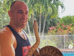 фото - Хиджама Емельяненко, любимый гад Олейника, постер боя Ломаченко-Мэйуэзер — соцсети 