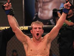 фото - UFC 173: Ти-Джей Диллэшоу сенсационно разбил Ренана Барао