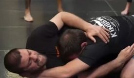 Диас показал, как уходить от «захватов Махачева» и раскритиковал уровень оппонента