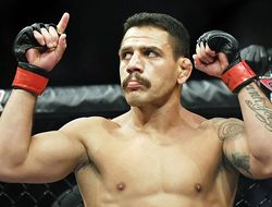 фото - Лучший Рафа в UFC. Физиев подерётся с дос Аньосом: официально