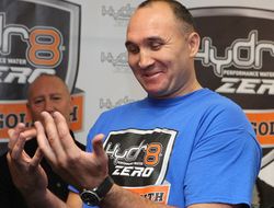 фото - Александр Устинов оспорит полутитул WBA, озвучены дата и соперник