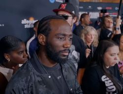 фото - Кроуфорд будет убегать от Канело? Заявление «Бомака» Макинтайра