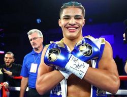 фото - 19-летний топ-проспект Зайас ярко феерил на фоне соперника: видео