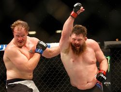 фото - UFC: Рой Нельсон не смог нокаутировать Джареда Рошолта