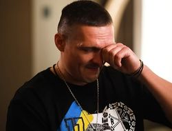 фото - Усик заплакал, рассказывая об отце. Эмоциональное интервью Александра