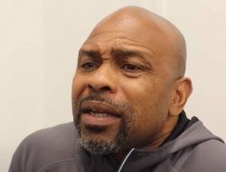 фото - Это поможет Усику победить Фьюри в реванше — легендарный Джонс назвал важный фактор