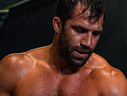 фото - Экс-чемпион UFC передумал завершать карьеру, получив свободу