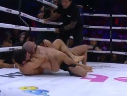 фото - Царукян задушил Мокаева: видео