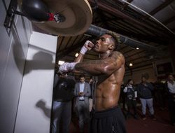 фото - Тренер: Ничего не хочу слышать, Жермалл Чарло дерётся с Геннадием Головкиным