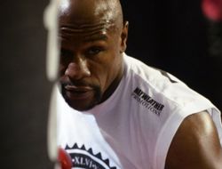 фото - Флойд Мэйуэзер vs Мэнни Пакьяо 2: американец проведёт промежуточный бой