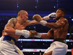 фото - Александр Усик отобрал титулы у Энтони Джошуа