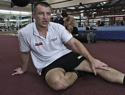 фото - Томаш Адамек собирается быть мощнее и быстрее Вячеслава Глазкова