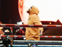 фото - Внезапно? Фьюри внёс изменение в тренерский штаб в преддверии реванша с Усиком