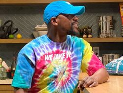 фото - Мэйуэзер зовёт Макгрегора обратно: Ты ж обещал Тайсону, что победишь в реванше!