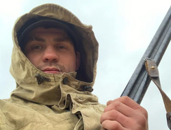 фото - Беринчик с ружьём, Емельяненко ответил на вопросы, чемпионка UFC в домашнем скафандре — соцсети 