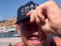 фото - Макгрегор потроллил Чендлера. Тот не выдержал и ответил