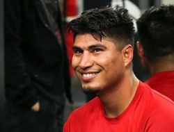 фото - Даже сейчас Флойд Мэйуэзер победил бы Эррола Спенса — мнение Майки Гарсиа