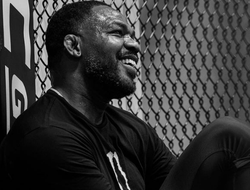 фото - Экс-чемпион UFC в тяжёлом весе призывает отобрать титул у Джонса