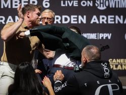 фото - Плэнт обвинил Канело в использовании стероидов и получил по морде — Гарсия